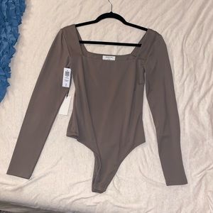 Aritzia Babaton Contour Bodysuit Square neck, Long sleeve, Turner Taupe NWT
